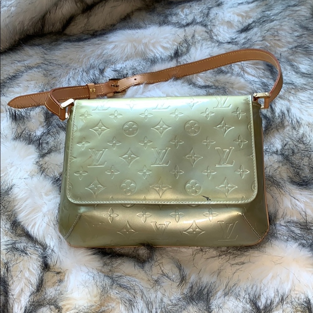Louis Vuitton Patent Leather Vernis Purse in Lime